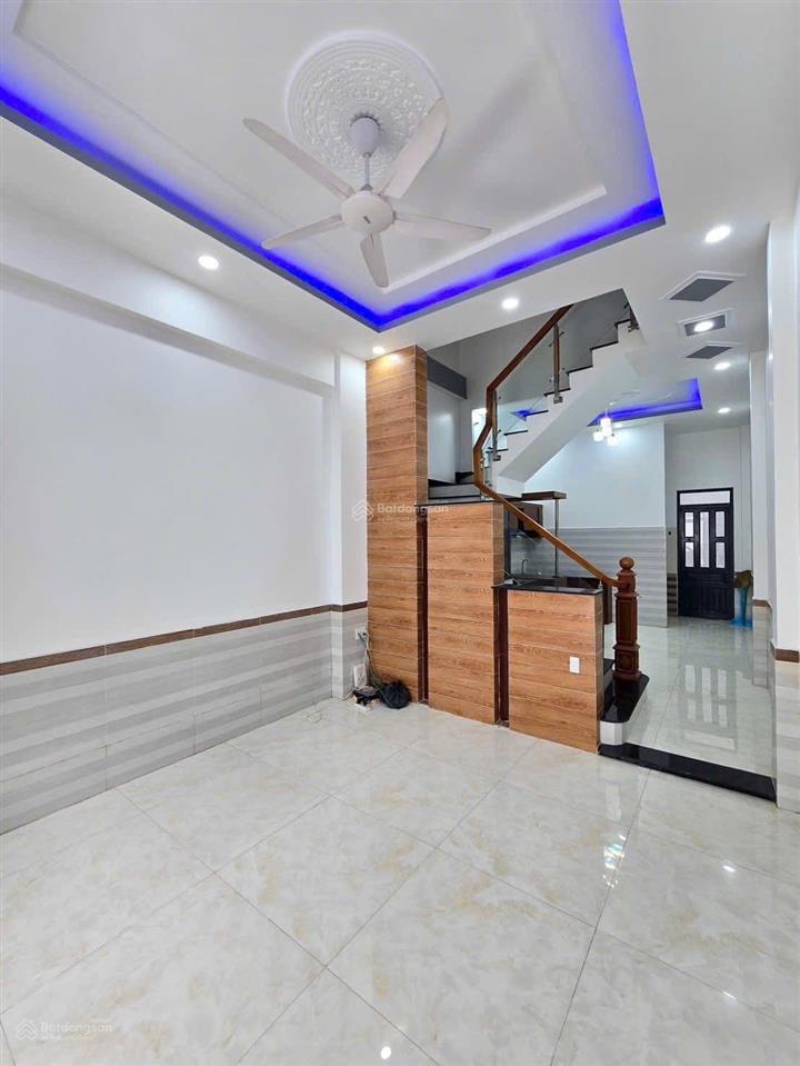 Bán nhà 1 trệt 2 lầu phường trấn biên( bửu long củ). dt 49,5m2. giá 3tỷ950