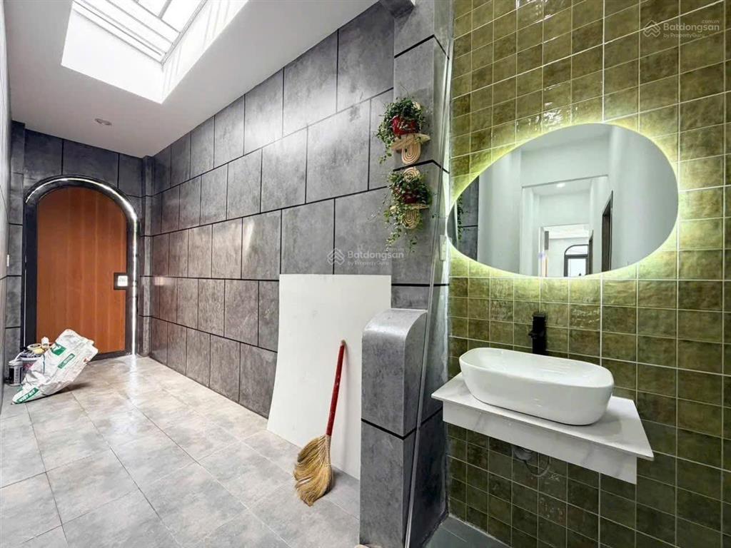 Chủ gửi bán nhà 1 trệt 1 lầu (bửu long cũ). dt 4,3x13=51,4m². giá 2tỷ 550