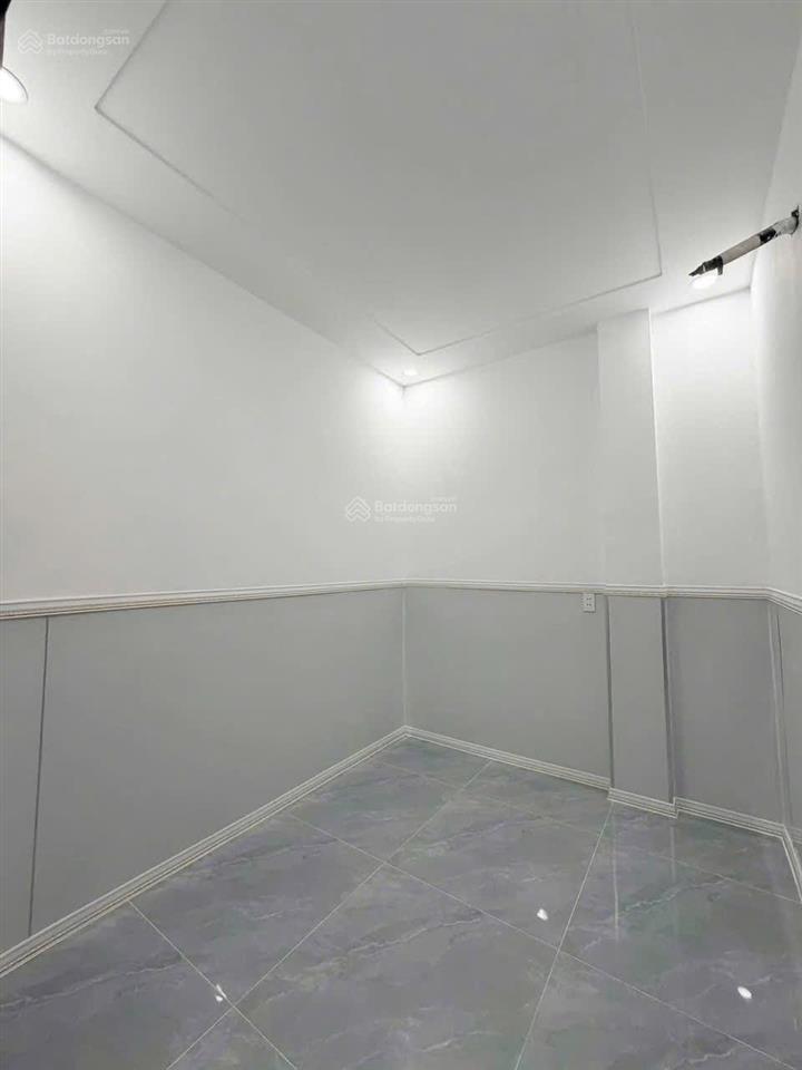 Chủ gửi bán nhà 1 trệt 1 lầu (bửu long cũ). dt 4,3x13=51,4m². giá 2tỷ 550