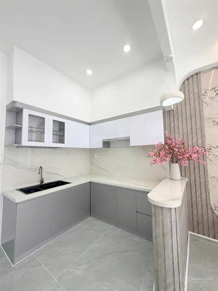 Chủ gửi bán nhà 1 trệt 1 lầu (bửu long cũ). dt 4,3x13=51,4m². giá 2tỷ 550