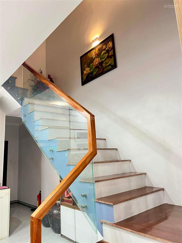 Chủ gửi bán nhà 1 trệt 2 lầu phường biên hoà (hoá an cũ). dt 5x18=90m2. giá 5,2 tỷ tl