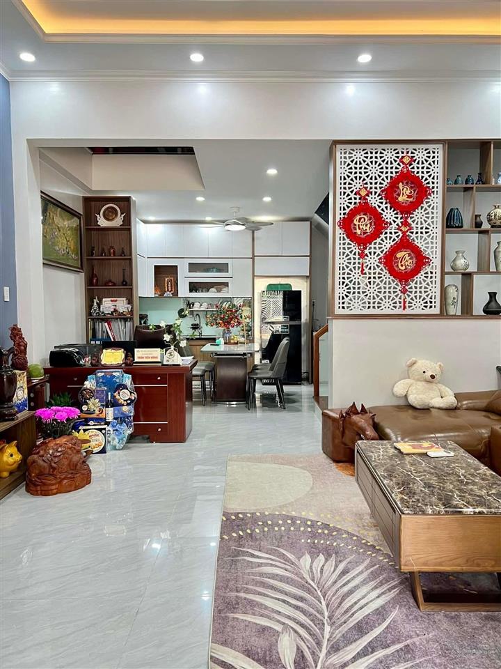 Chủ gửi bán nhà 1 trệt 2 lầu phường biên hoà (hoá an cũ). dt 5x18=90m2. giá 5,2 tỷ tl