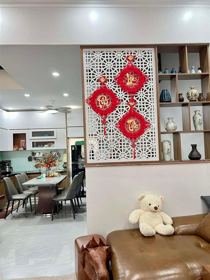 Chủ gửi bán nhà 1 trệt 2 lầu phường biên hoà (hoá an cũ). dt 5x18=90m2. giá 5,2 tỷ tl