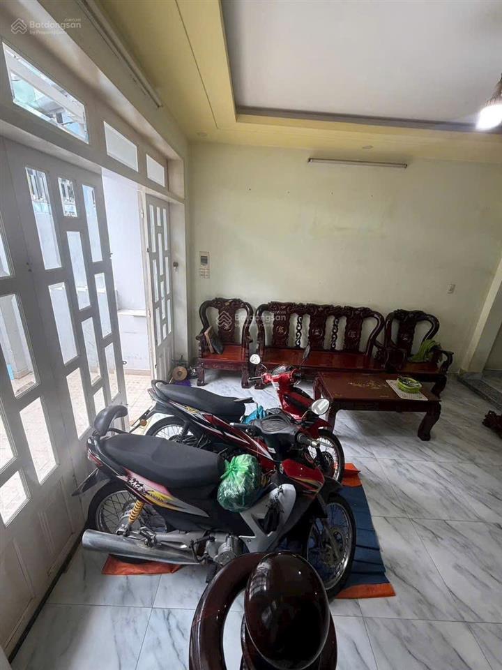 Cho thuê nhà 1 trệt 1 lầu phường bửu hoà củ. dt 5x18=90m2. giá 6tr5/ tháng