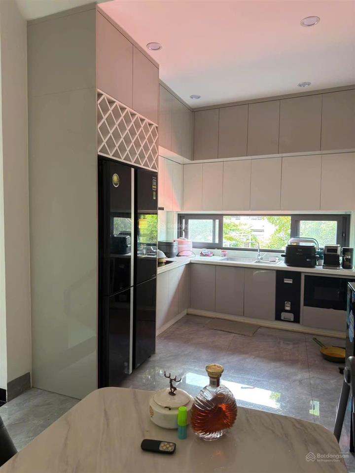 Bán nhà mặt tiền 1 trệt 3 lầu phường bửu long củ. dt 57,3m2. giá 7tỷ050 tl