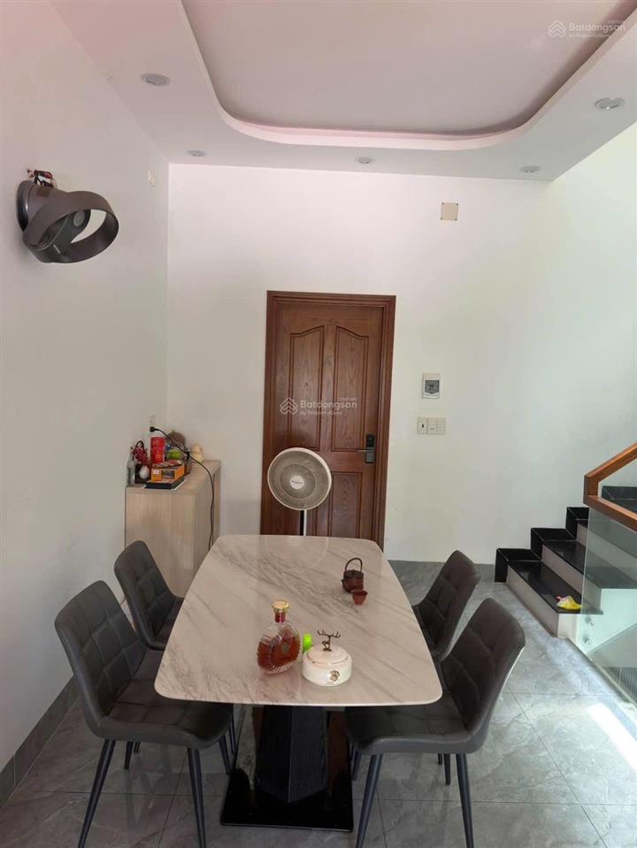 Bán nhà mặt tiền 1 trệt 3 lầu phường bửu long củ. dt 57,3m2. giá 7tỷ050 tl