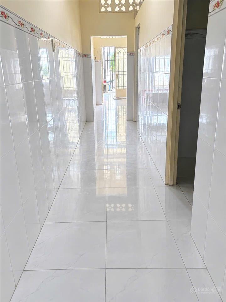 Cho thuê nhà cấp 4 phường (hóa an). dt 100m2. giá 5triệu/ tháng
