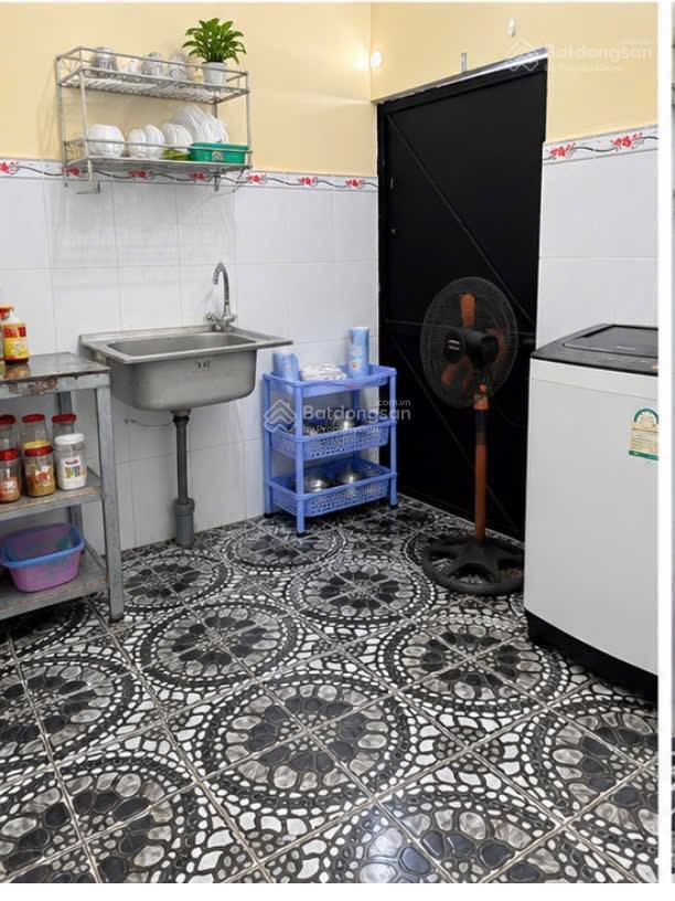 Cho thuê nhà cấp 4 phường (hóa an). dt 100m2. giá 5triệu/ tháng