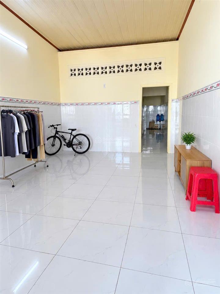 Cho thuê nhà cấp 4 phường (hóa an). dt 100m2. giá 5triệu/ tháng