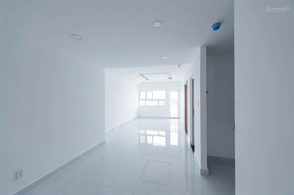 Căn hộ conic boulevard 2pn lầu đẹp view công viên  thanh toán 900tr ở ngay.  0963 129 ***