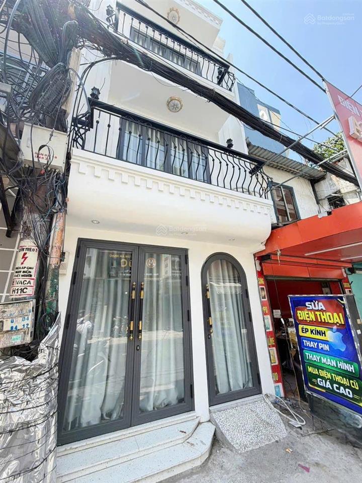 Nhà nhỏ xinh mặt tiền văn cao, 2 lầu, 2pn sẵn máy lạnh