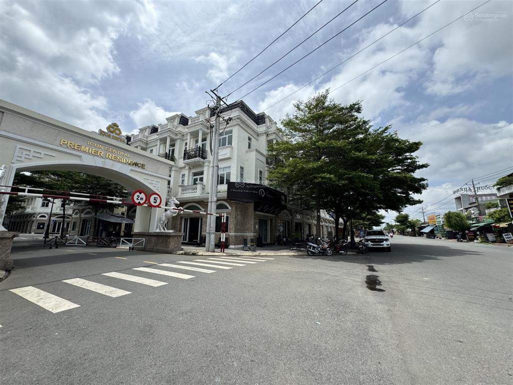 Chủ bán lại lô đất đối diện công viên kdc icon central. vincom dĩ an. đường dt743. còn bớt