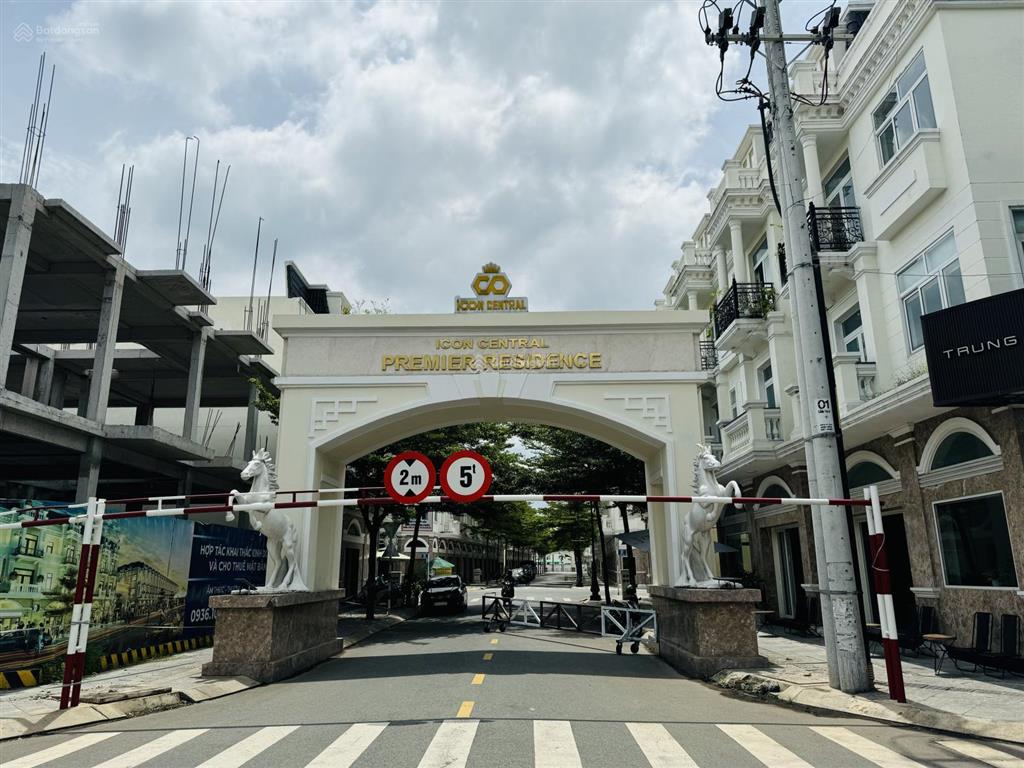 Nhà mới xây kdc icon central. ngay chợ thông dụng và vincom dĩ an. dt743. còn bớt
