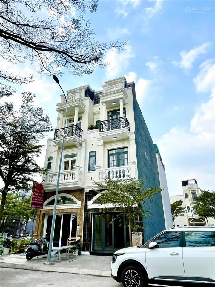 Nhà mới xây kdc icon central. ngay chợ thông dụng và vincom dĩ an. dt743. còn bớt