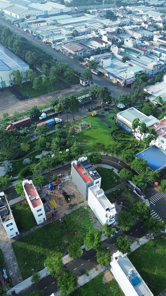 Nhà mới xây kdc icon central. ngay chợ thông dụng và vincom dĩ an. dt743. còn bớt