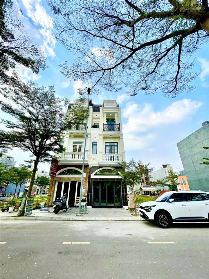 Nhà mới xây kdc icon central. ngay chợ thông dụng và vincom dĩ an. dt743. còn bớt