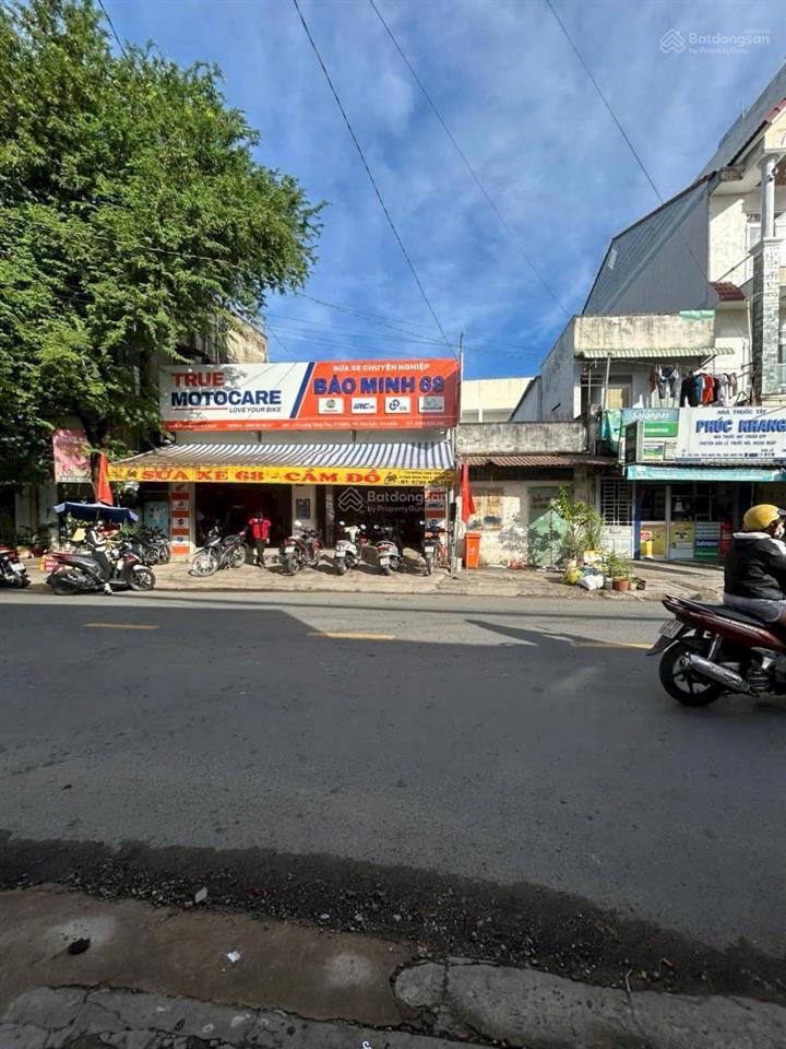 Bán nhà mtkd ngay chợ, mặt tiền làng tăng phú giao lã xuân oai tnp a q9