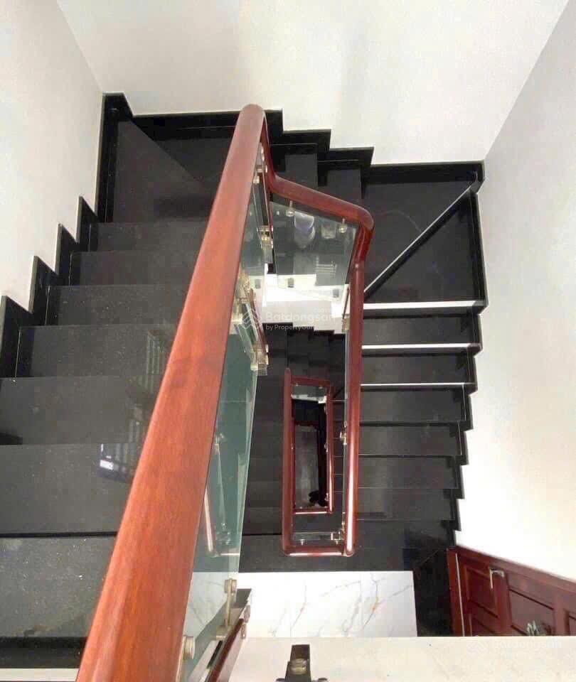 Bán căn nhà 4 tầng mặt tiền đường số ngay nguyễn duy trinh long trường quận 9