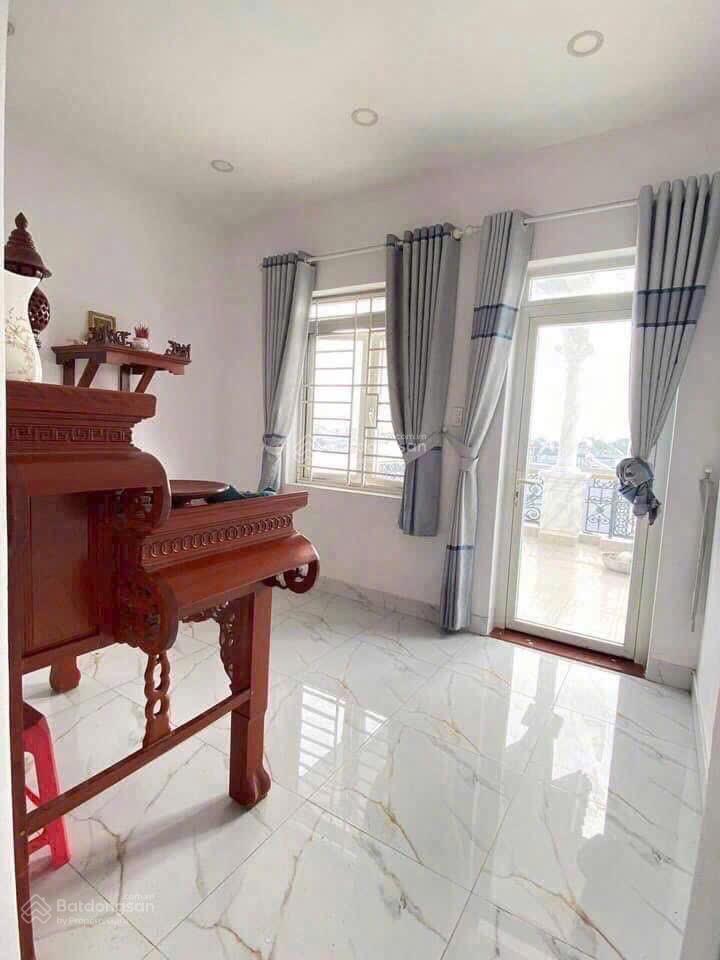 Bán căn nhà 4 tầng mặt tiền đường số ngay nguyễn duy trinh long trường quận 9