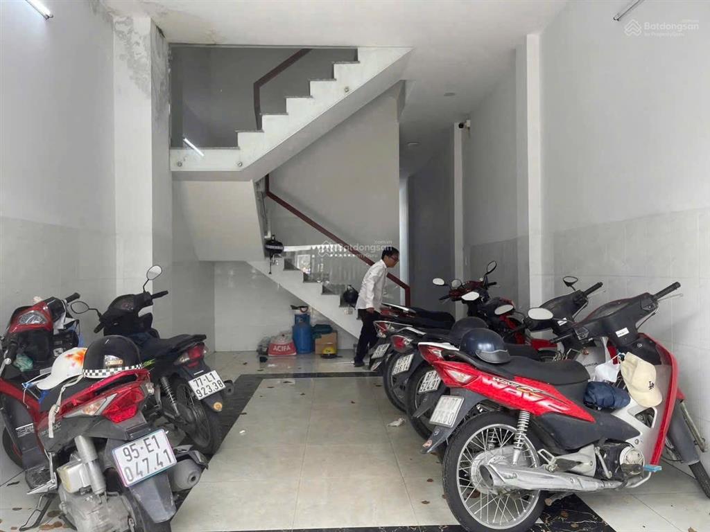 Bán chdv hxh đường man thiện tăng nhơn phú a q9 8p/32triệu khoán