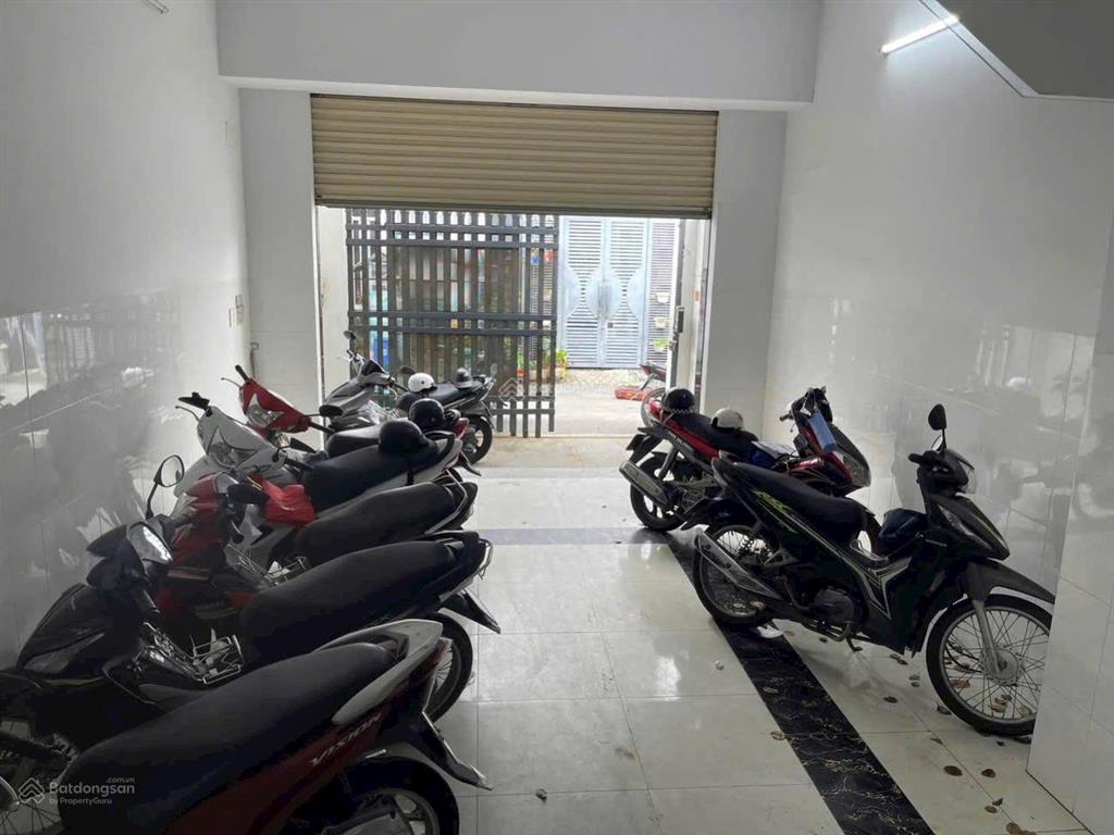 Bán chdv hxh đường man thiện tăng nhơn phú a q9 8p/32triệu khoán