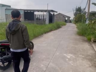 Chính chủ cần bán gấp lô đất full thổ cư dt 5 x 40m. hẻm bê tông 6m thông tứ tung. xã mỹ hạnh bắc