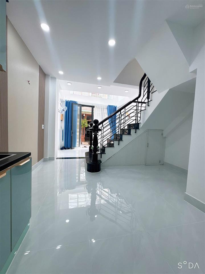 Bán nhà hẻm 5 m đường đỗ nhuận. cách mt 15m. hẻm thông xe hơi đậu cửa dt 4,3 x 11m