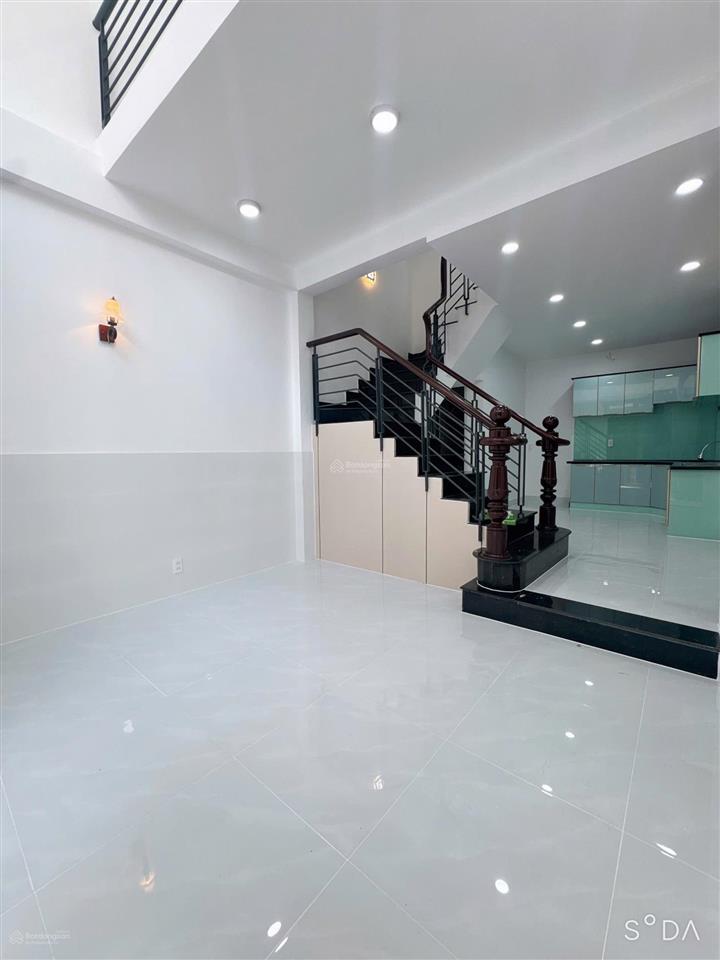 Bán nhà hẻm 5 m đường đỗ nhuận. cách mt 15m. hẻm thông xe hơi đậu cửa dt 4,3 x 11m
