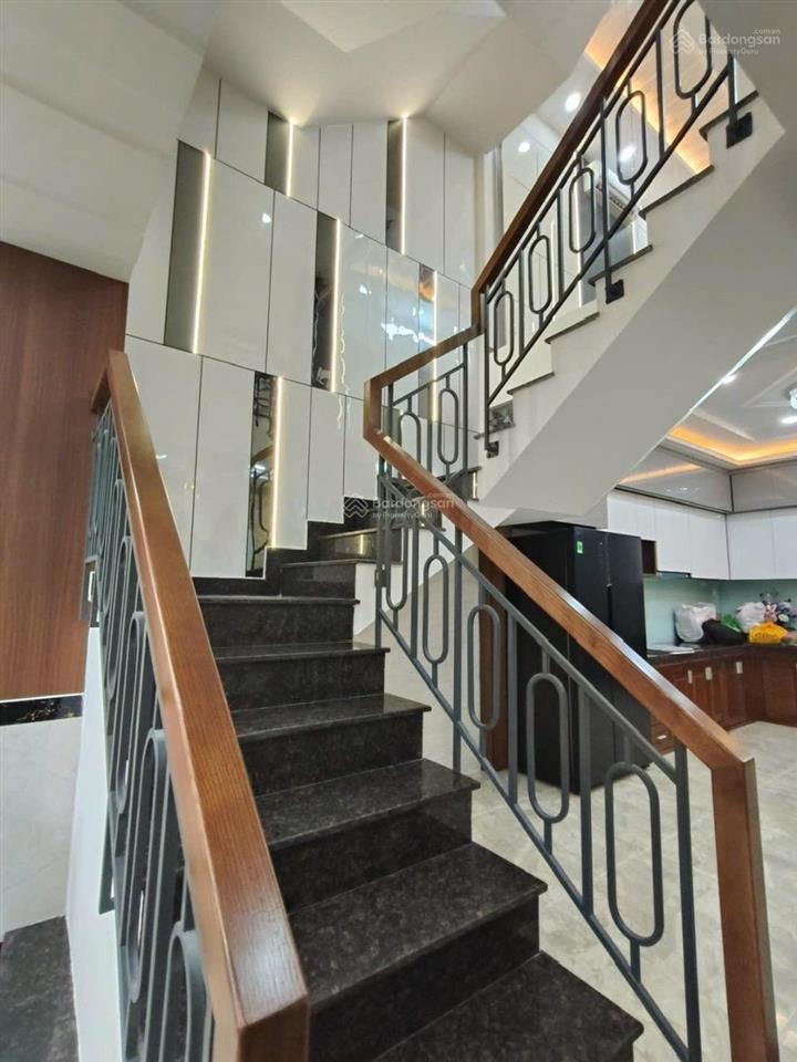 Cần bán nhà siêu đẹp 1/ đường hoàng bật đạt hẻm 2 xe tải tránh nhau