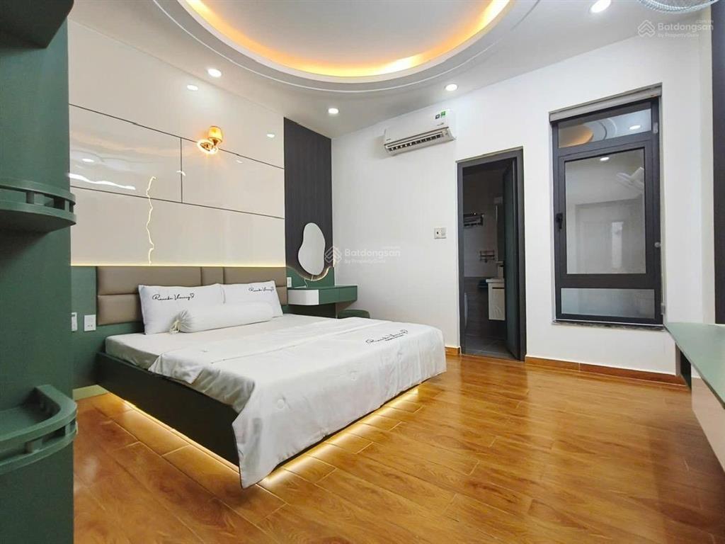 Cần bán nhà siêu đẹp 1/ đường hoàng bật đạt hẻm 2 xe tải tránh nhau