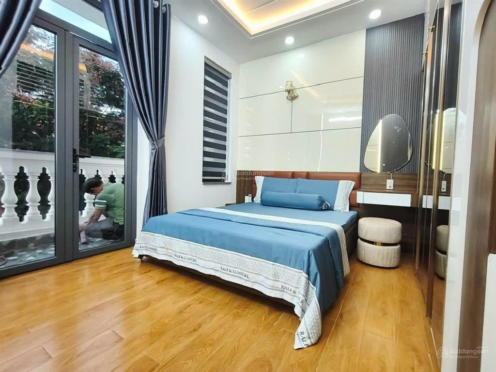 Cần bán nhà siêu đẹp 1/ đường hoàng bật đạt hẻm 2 xe tải tránh nhau