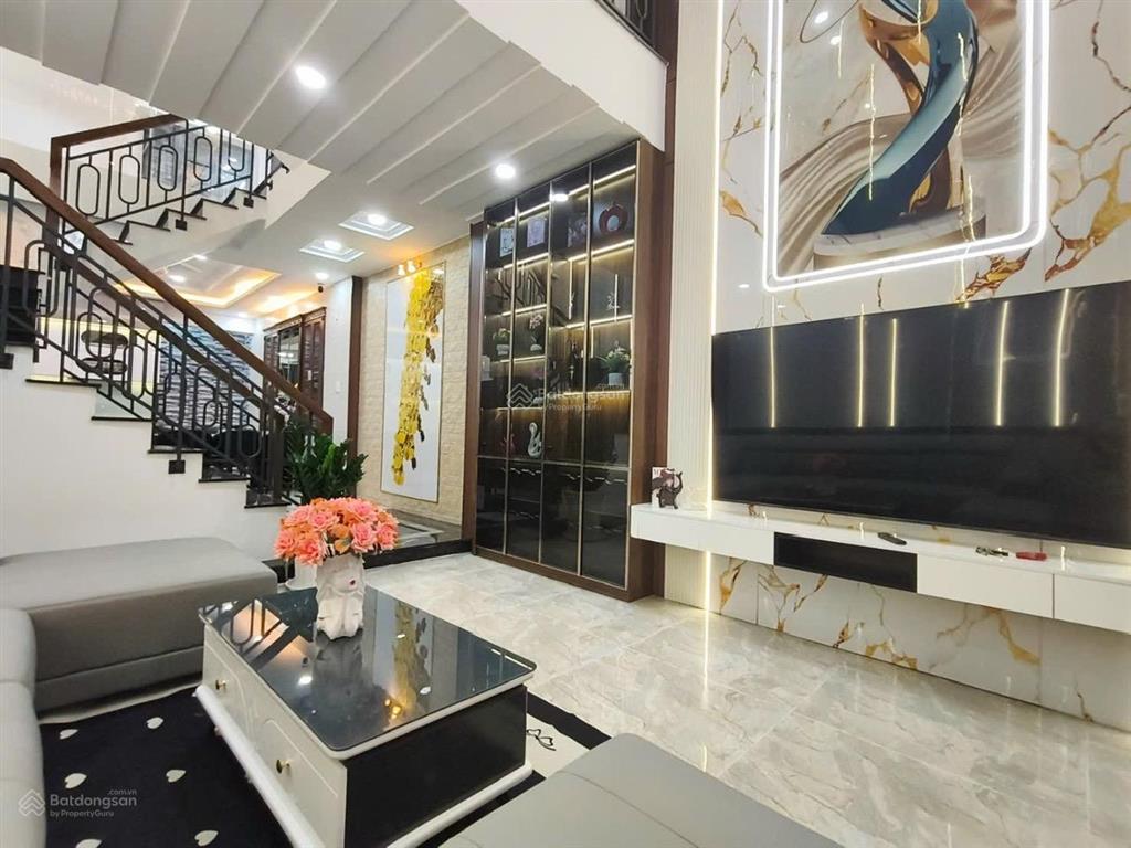 Cần bán nhà siêu đẹp 1/ đường hoàng bật đạt hẻm 2 xe tải tránh nhau