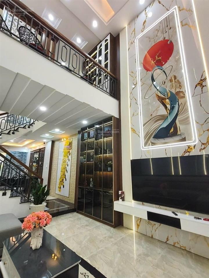 Cần bán nhà siêu đẹp 1/ đường hoàng bật đạt hẻm 2 xe tải tránh nhau