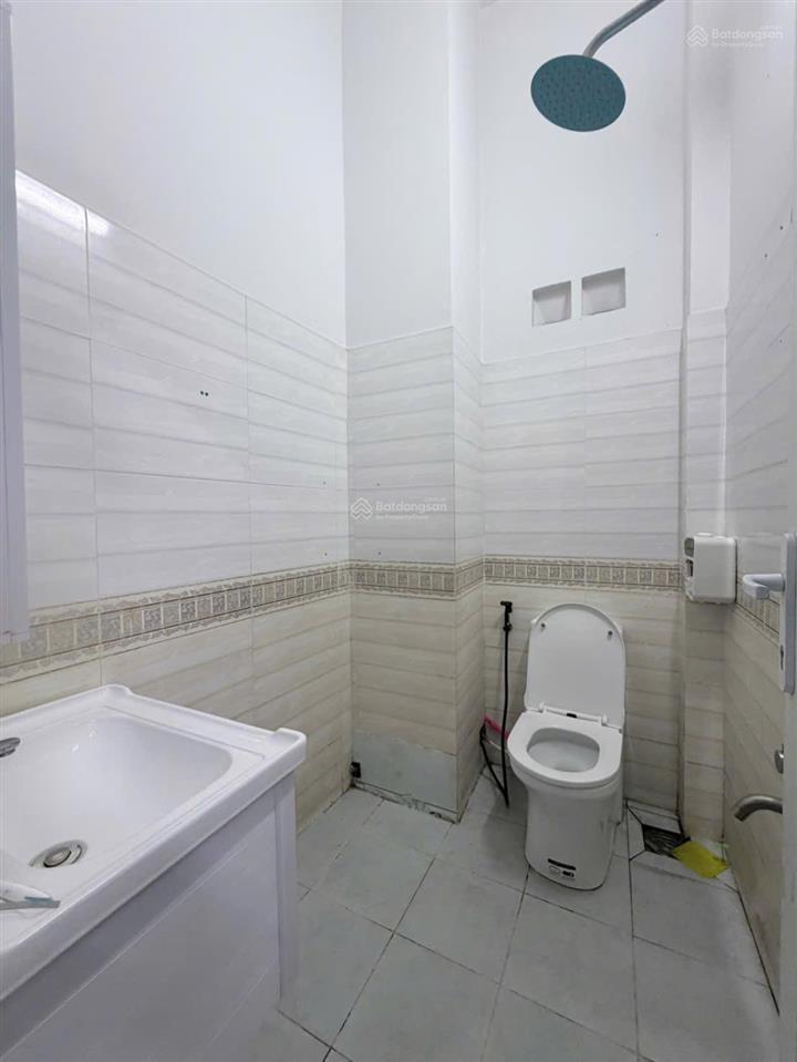 Nhà đẹp ở liền 2pn. dt 4 x 14m xe hơi tới nhà chỉ với 5.5 tỷ tl mạnh