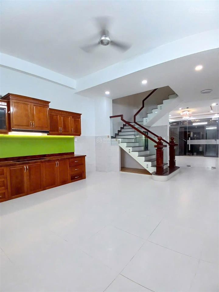 Diện tích khủng 5 x 17m nhà 1 trệt 2 lầu st và phòng thờ, chỉ với 7.8 tỷ nhà mới tinh