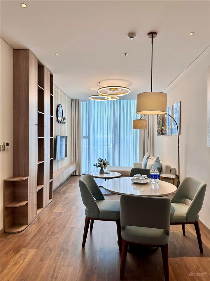 Cho thuê dài hạn căn hộ a la carte hạ long 1pn, full nội thất, view biển/view phố
