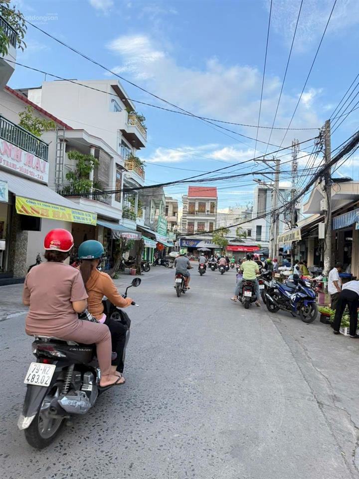 Nhà gần chợ vĩnh ngọc nha trang, đi bộ đúng 1 phút