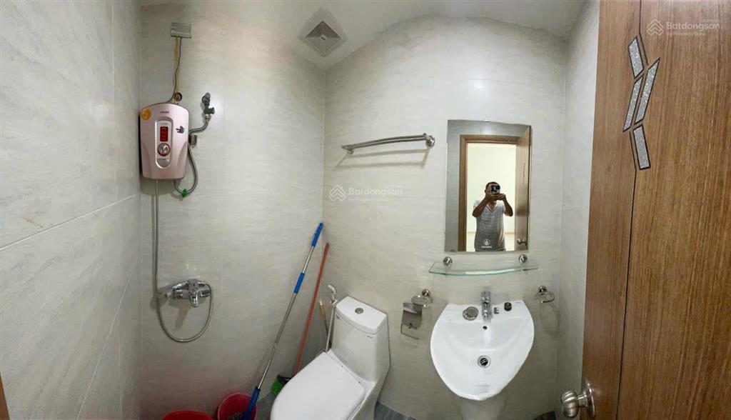 Cần tiền bán gấp căn 2pn 2wc bcons miền đông