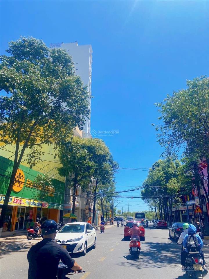 Chỉ 49,5 tỷ sở hữu 278,1m2 ngang 11m. mặt đường hoàng diệu. gần biển trần phú nha trang. tặng nhà