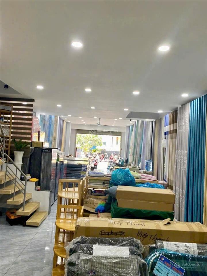 Chỉ 15 tỷ sở hữu nhà 3 tầng 90m2 ngang 4,84m mặt tiền đường trần quý cáp. thành phố nha trang