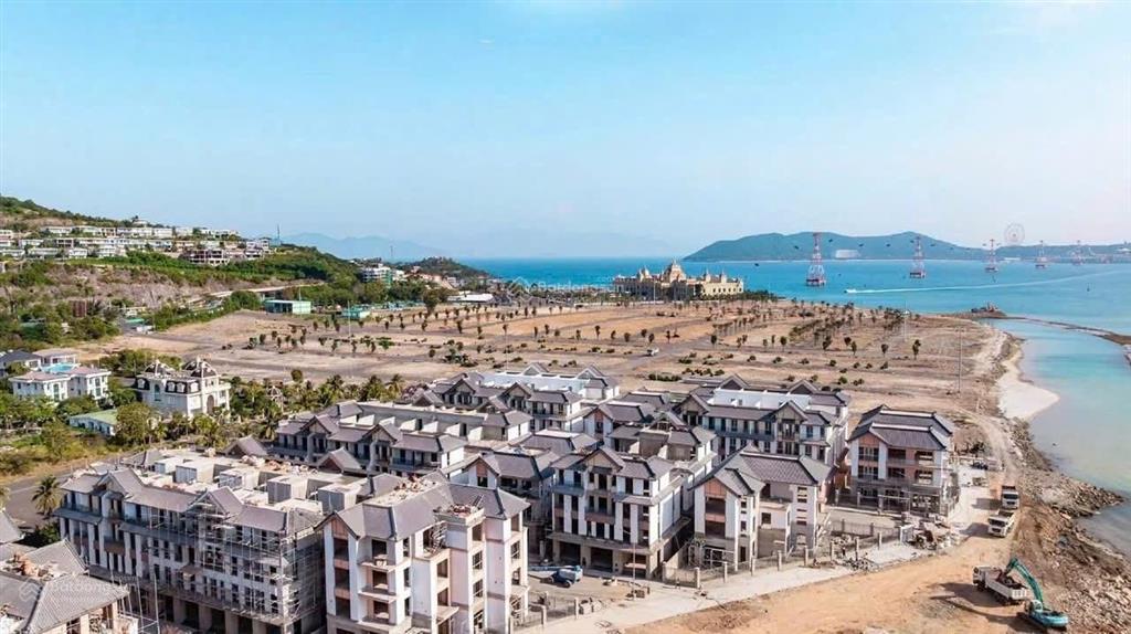 Chỉ 42,276 tỷ sở hữu 240m2 biệt thự đơn lấp dự án vinhomes bearl bay nha trang ( vin ph7s quý )