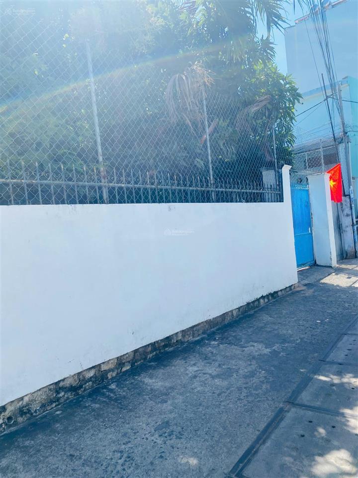 Bán lô đất gần biển hòn chồng 246,1m2 ngang 10m chỉ 20,5 tỷ. tặng nhà cấp 4. bắc nha trang