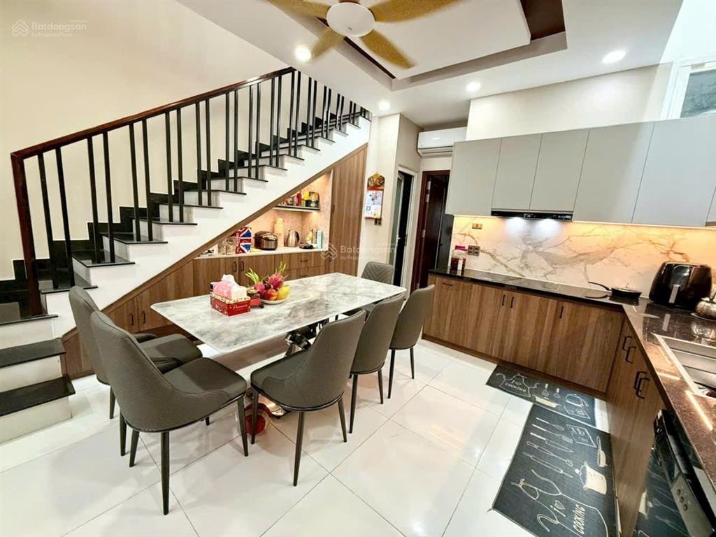 Chỉ 11,850 tỷ sở hữu 100m2 nhà 3 tầng full nội thất. kđt hà quang 1, phước hải, nha trang