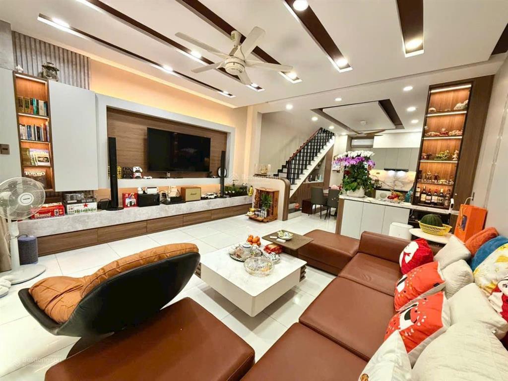 Chỉ 11,850 tỷ sở hữu 100m2 nhà 3 tầng full nội thất. kđt hà quang 1, phước hải, nha trang