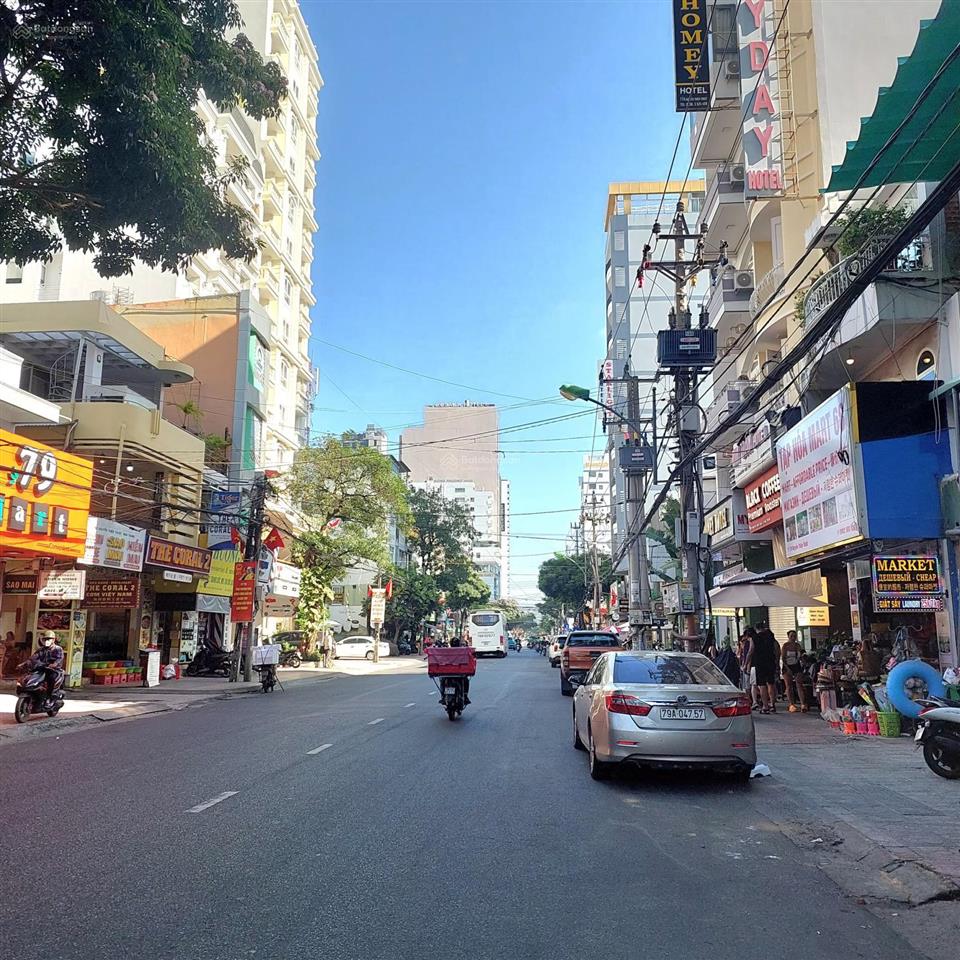 Bán nhà 4 tầng 141m2 ngang 8,3m chỉ 56 tỷ. đang cho thuê hơn 100tr/th. phố tây nguyễn thiện thuật