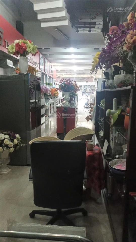 Bán nhà 4 tầng 100m chỉ 17,6 tỷ. mặt đường trần quý cáp ngay ngã tư giao đường 2/4. nha trang