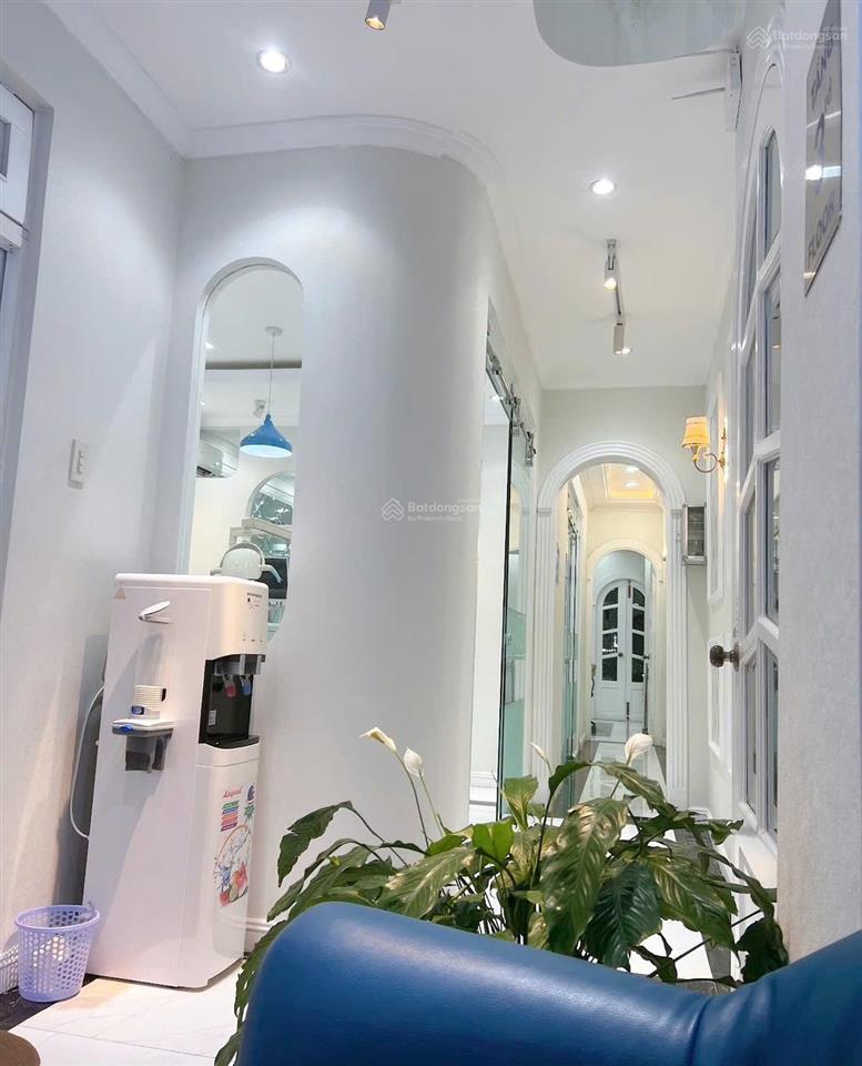 Bán tòa nhà 7 tầng chỉ 30,9 tỷ. mặt đường quang trung ngay vòng xoay giao yersin. vị trí đắc địa