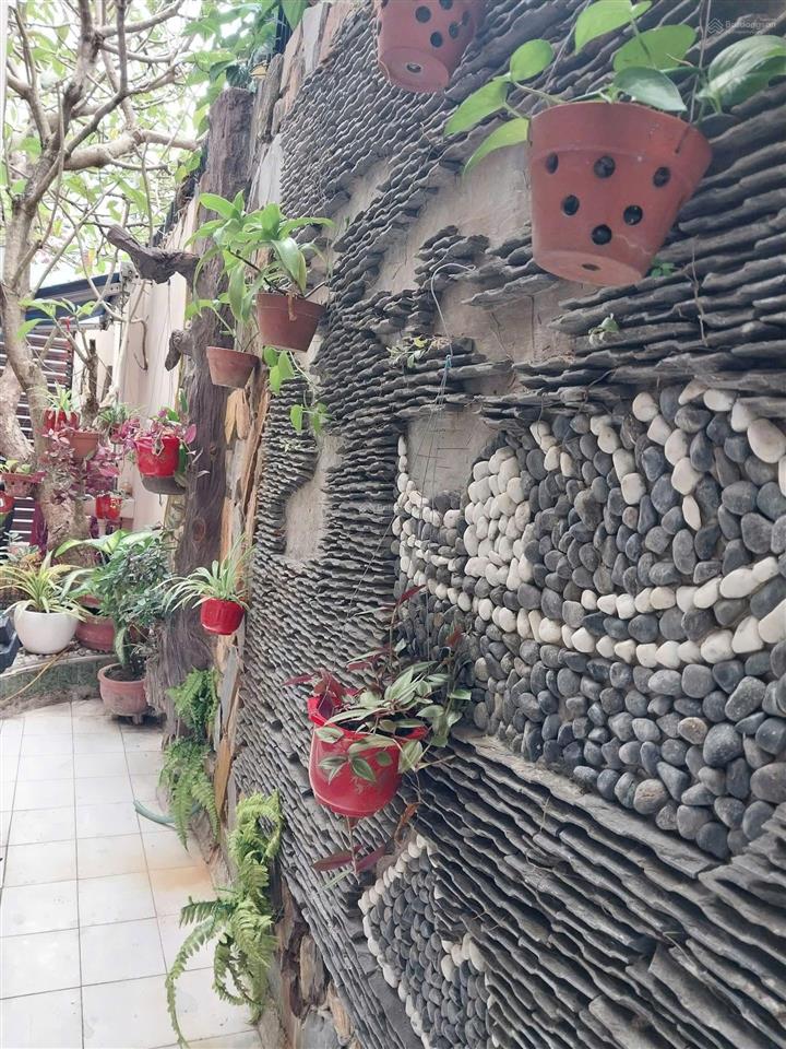 Bán nhà 2 tầng sân vườn 175,3m2 ngang 8m chỉ 21 tỷ. đường nguyễn khánh toàn. vĩnh hải.bắc nha trang