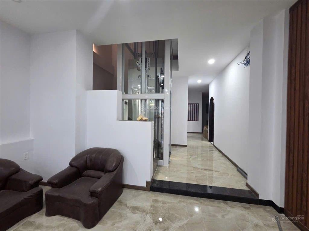 Chỉ 25 tỷ sở hữu nhà 4 tầng 10 phòng. mặt đường trần nguyên hãn. trung tâm nha trang.