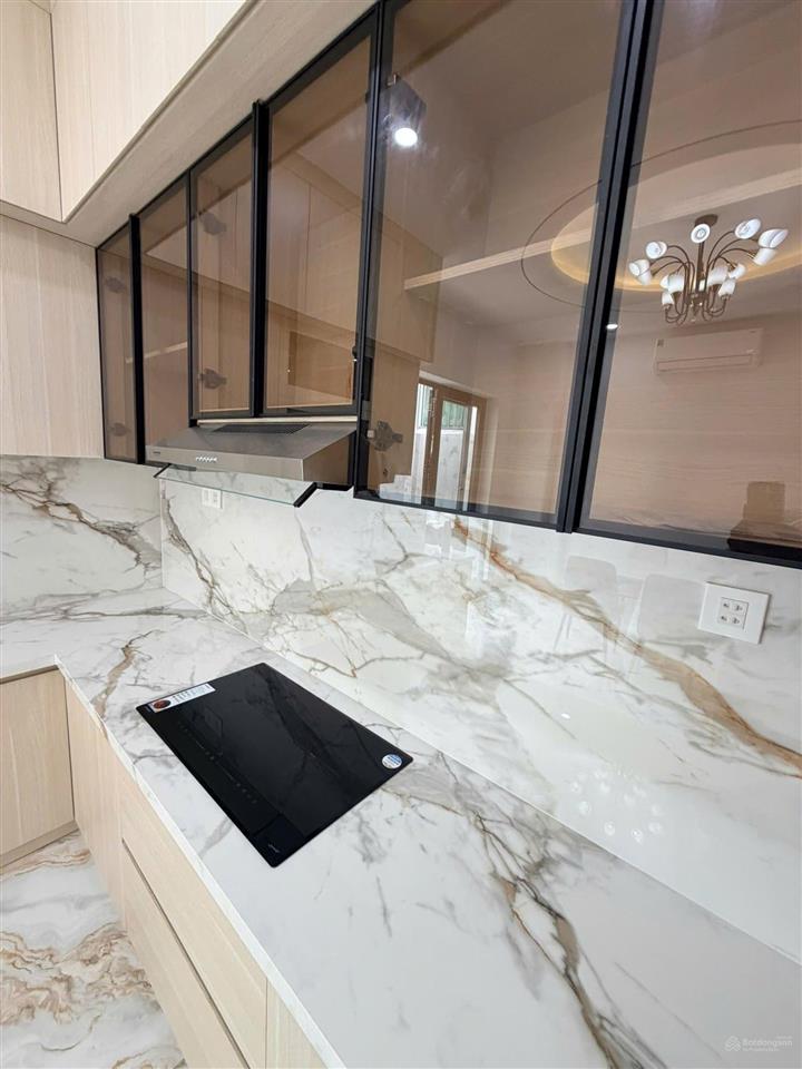 Bán nhà 3 tầng mới đẹp. có thang máy. 100m2 ngang 5m chỉ 11,9 tỷ. kđt hà quang 2. đường số 17